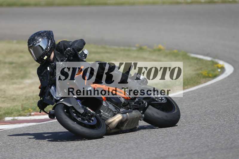 /21 17.06.2026  Ducati Schweiz Track Warmup ADR/Gruppe gelb/54